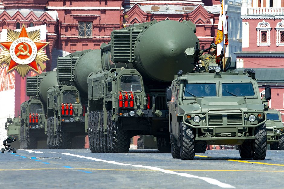 Российские баллистические ракеты РС-24 «Ярс» на Красной площади во время военного парада в честь Дня Победы в Москве, 24 июня 2020 года