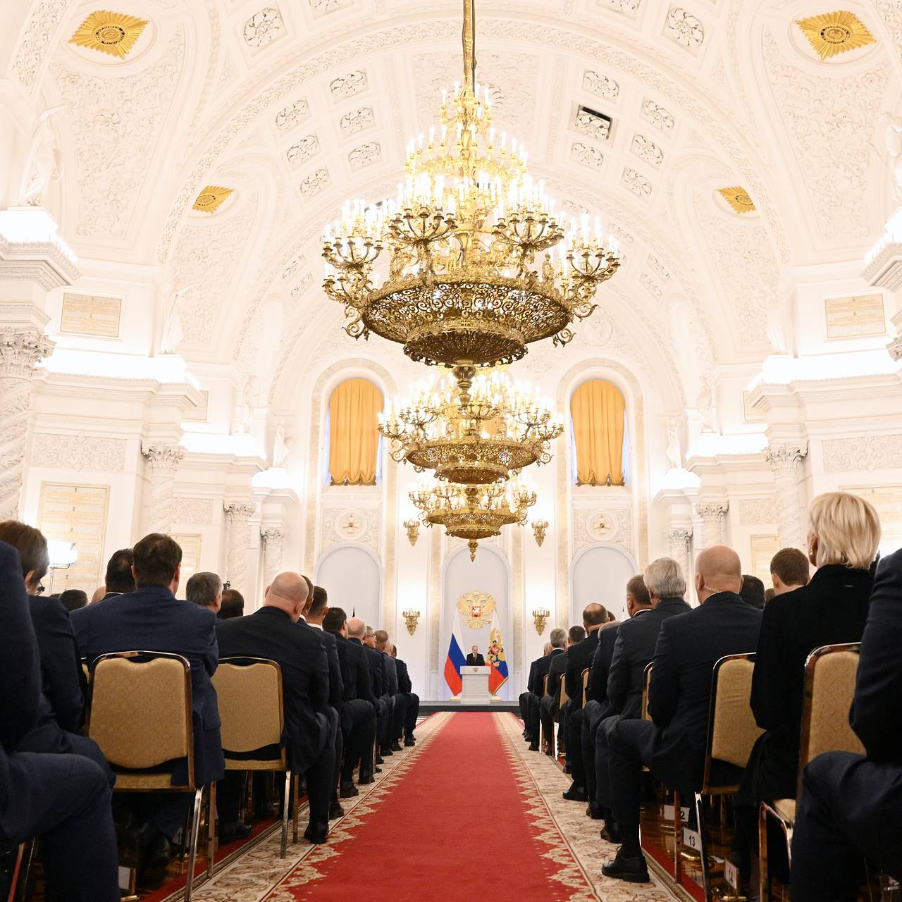 Церемония присоединения территорий завершилась скандированием слова  «Россия»: Политика: Россия: Lenta.ru