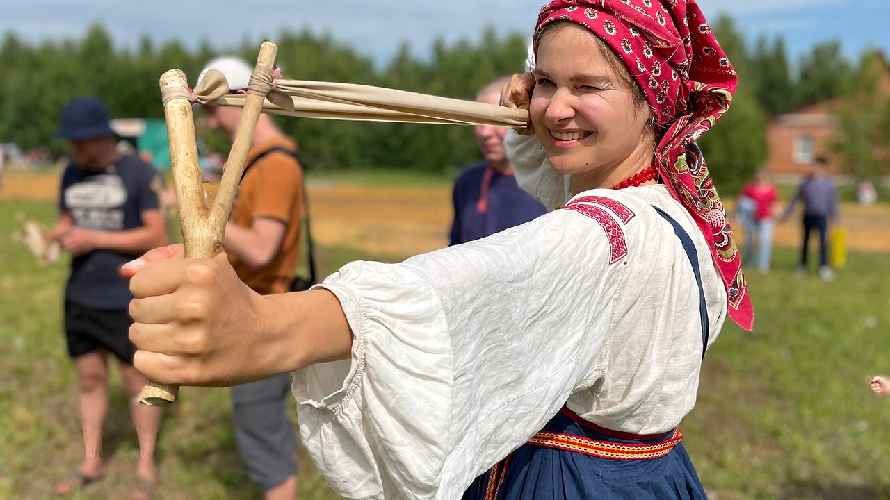 Клюшкование, шапочки и шелуга: как и чем развлекались народы России десятки  лет назад?: История: Моя страна: Lenta.ru