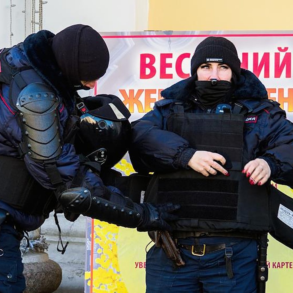 Броня от мобилизации. Бронежилет СМИ. Бронежилеты России. Полицейский бронежилет РФ. Бронежилеты России 90 годов.