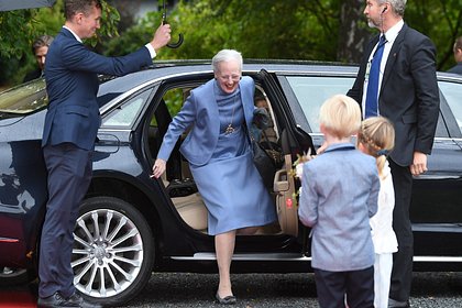 Королева Дании извинилась перед семьей после лишения внуков титулов