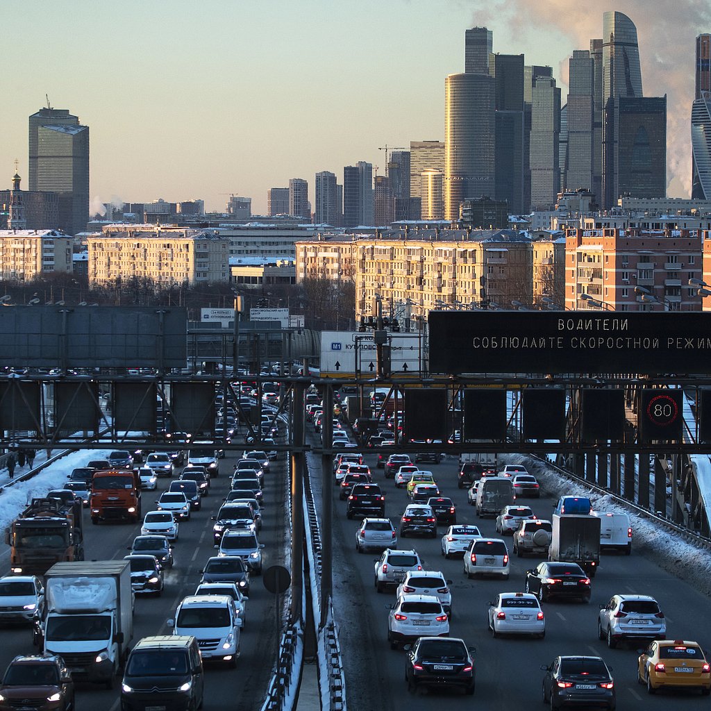 Включи moscow. Дороги Москвы. Москва Сити. Небоскребы Москва Сити. Москва Сити вид с дороги.