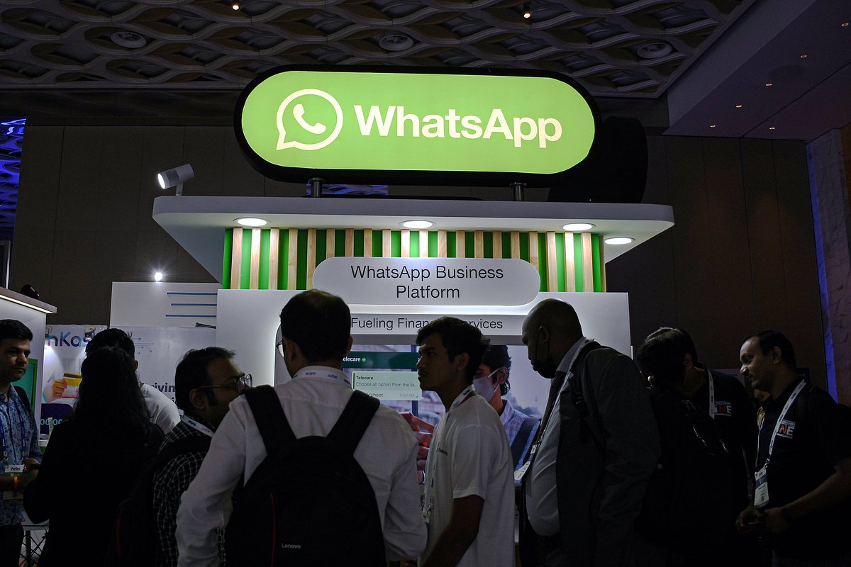 WhatsApp, по данным самого мессенджера, используют более двух миллиардов человек