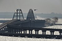 Что происходит в Крыму после взрыва на Крымском мосту. Туристы, еда, бензин и очереди: главное о ситуации на полуострове