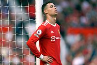 «Ему больно сидеть в запасе» Роналду хочет уйти из «Манчестер Юнайтед». Где продолжит карьеру легендарный португалец?