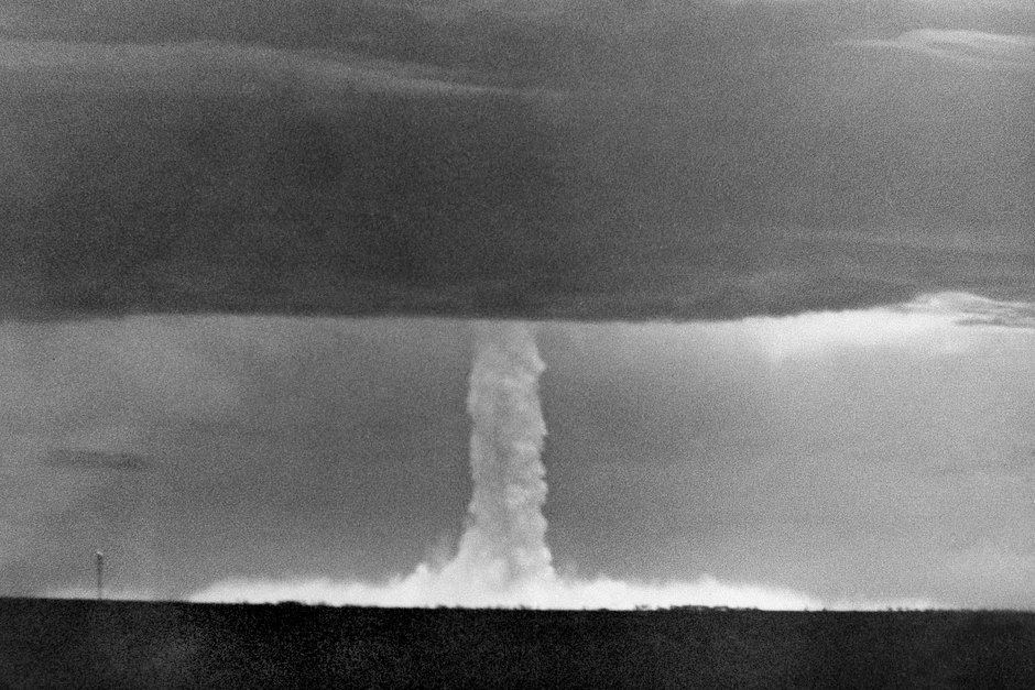 Американское испытание водородной бомбы на атолле Бикини, 21 мая 1956 года.