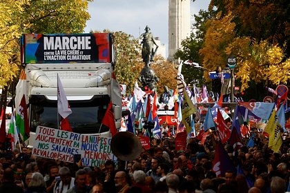 В Париже произошло столкновение полиции с демонстрантами