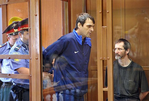 Обвиняемые по делу Цветкова Сергей Филиппенко (в центре) и Владимир Голбан (справа) на приговоре в Мосгорсуде