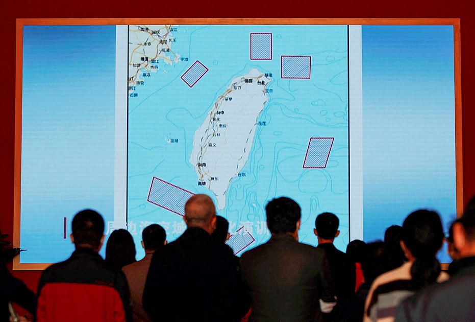 Карта Тайваня с обозначением зон, где Китай проводил военные учения в августе 2022 года