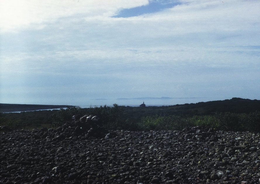 Заяцкий остров покрыт россыпями камней, неудивительно, что именно они стали материалом для выкладки кругов и лабиринтов