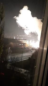 Мощный пожар на электроподстанции в Белгороде сняли на видео