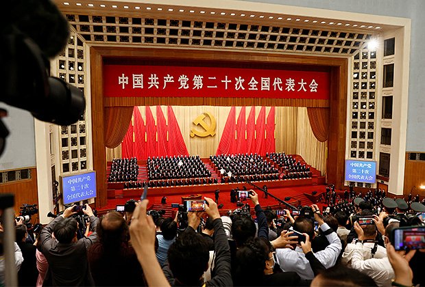Церемония открытия ХХ съезда КПК. Фото: Thomas Peter / Reuters