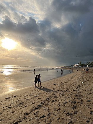 Пляж Бату-Болонг в Чангу