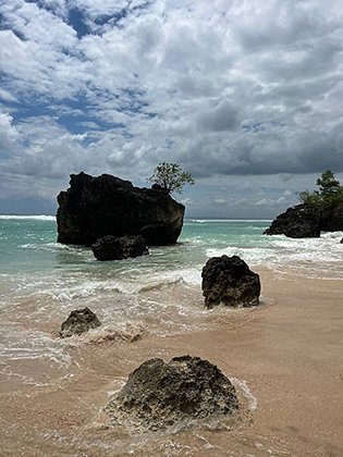 Пляж Паданг-Паданг в районе Суматра