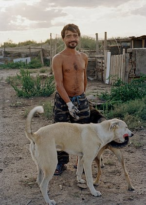 Юрий, фермер, живет на окраине города. Фото: Дмитрий Ермаков / «Лента.ру»