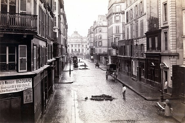 Rue de Constantine, Paris