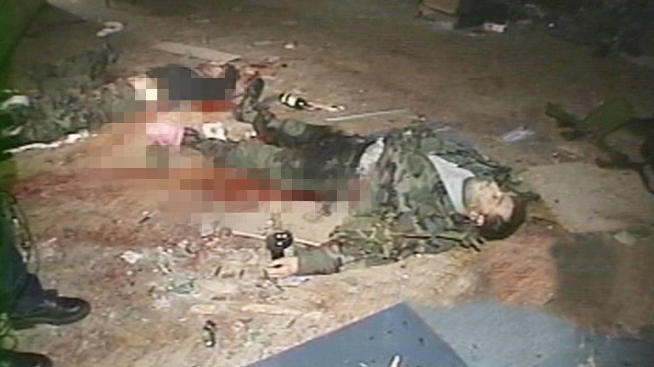 Трупы голых девушек Заложник объяснил странную деталь на фото после штурма театра на Дубровке:  Общество: Россия: Lenta.ru