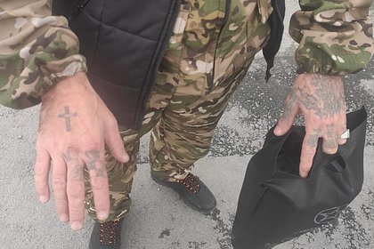 Россиянина с татуировкой на руке задержали за кражу 6,5 миллиона рублей из сейфа