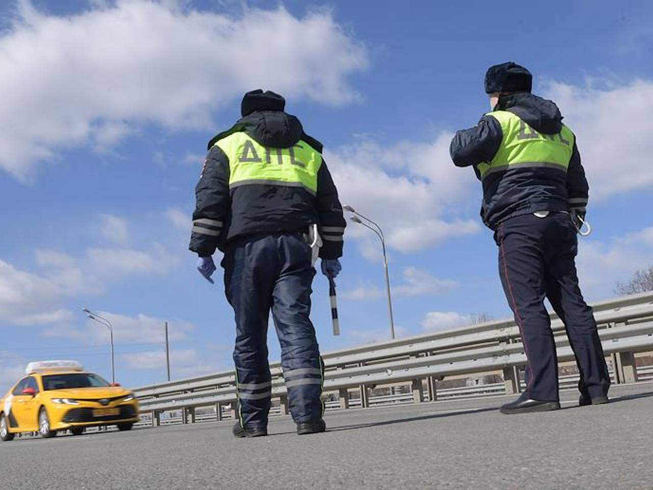 МВД разрешило использовать в России водительские права из ДНР, ЛНР и  Украины: Общество: Россия: Lenta.ru