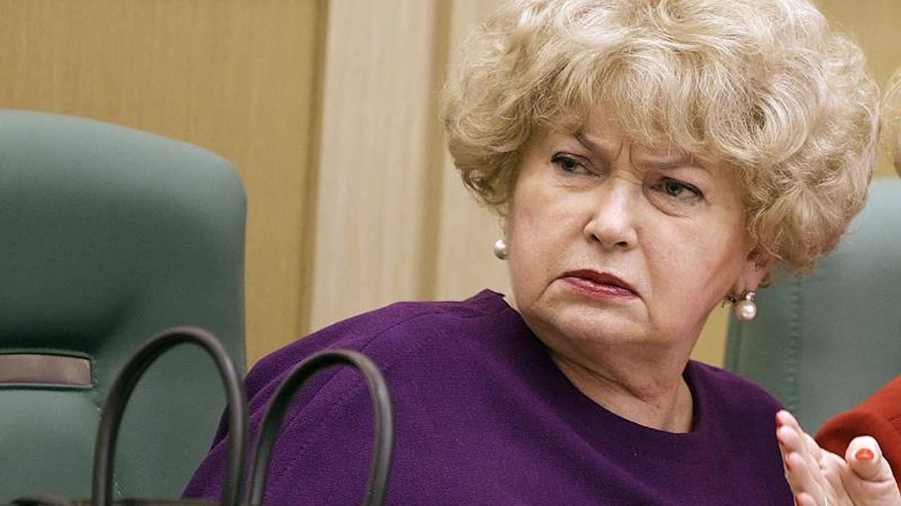 Нарусова назвала «фейком» сообщения об уходе с поста сенатора | поддоноптом.рф