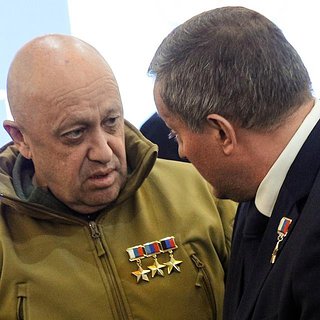 Евгений Пригожин (слева)