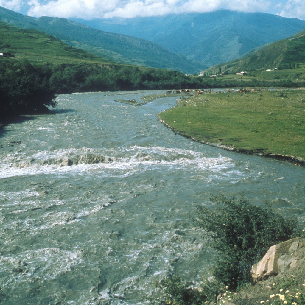 Река Асса в Ингушетии фото