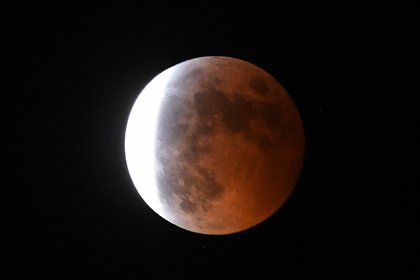Астроном объяснил феномен кровавой Луны