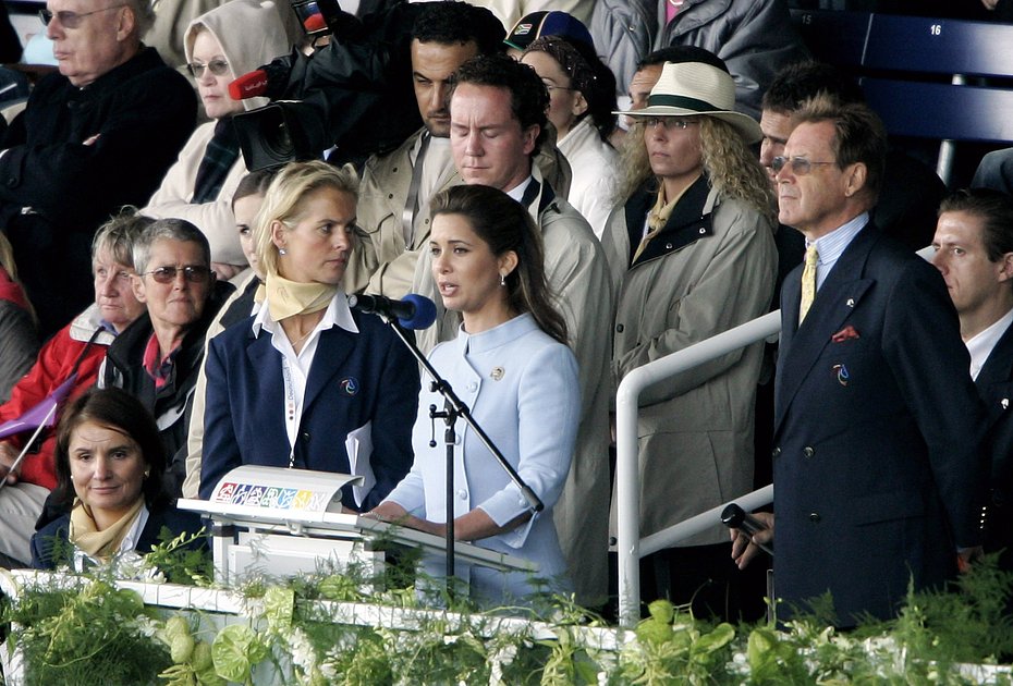 Президент Международной федерации конного спорта принцесса Иордании Хайя бинт аль-Хусейн во время церемонии открытия Всемирных конных игр 2006 года в Аахене, Германия