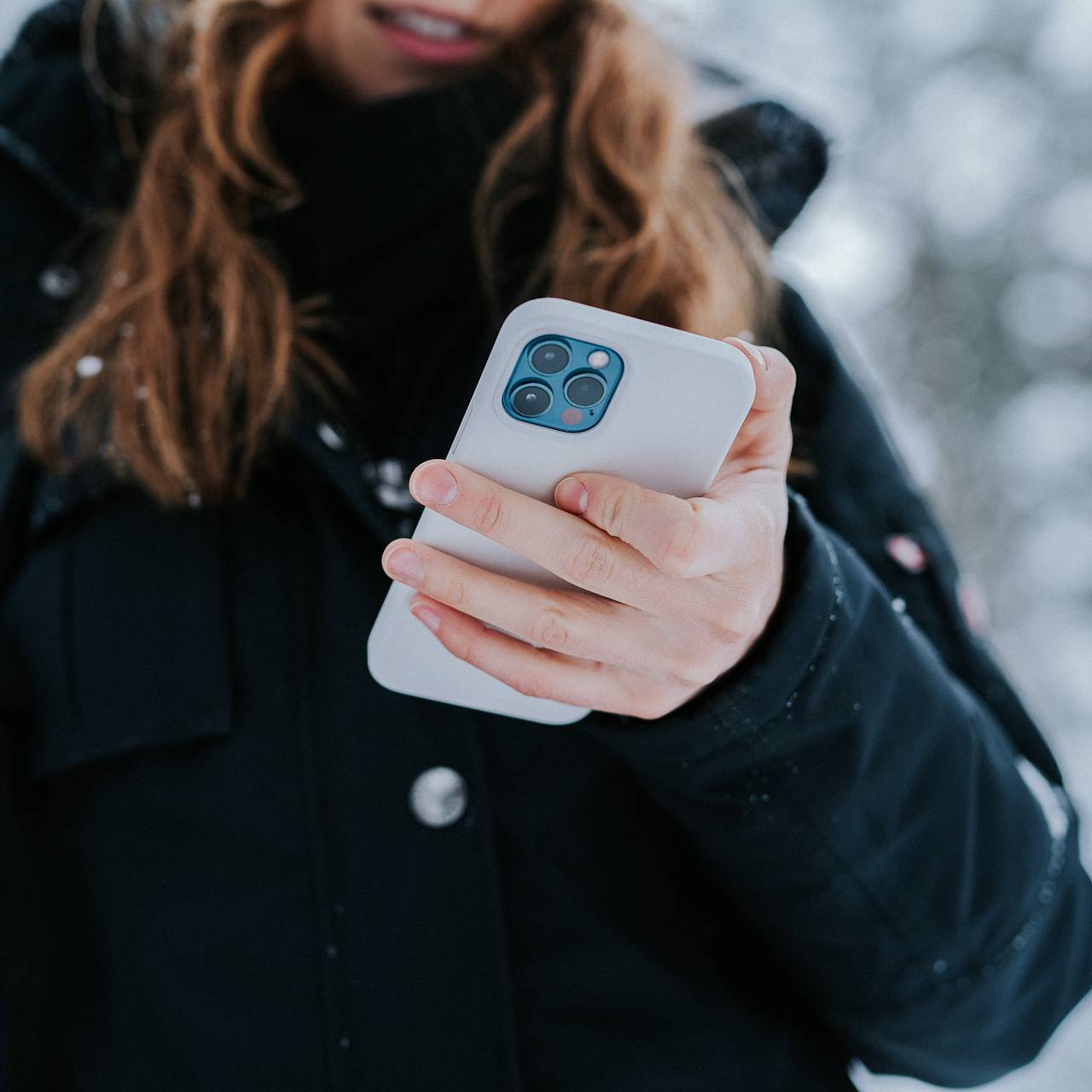 Пользователей iPhone предупредили о слежке: Киберпреступность: Интернет и  СМИ: Lenta.ru