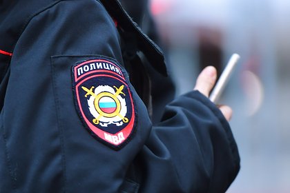 Сотрудники ФСБ выявили полицейского-взяточника с помощью прослушки телефона