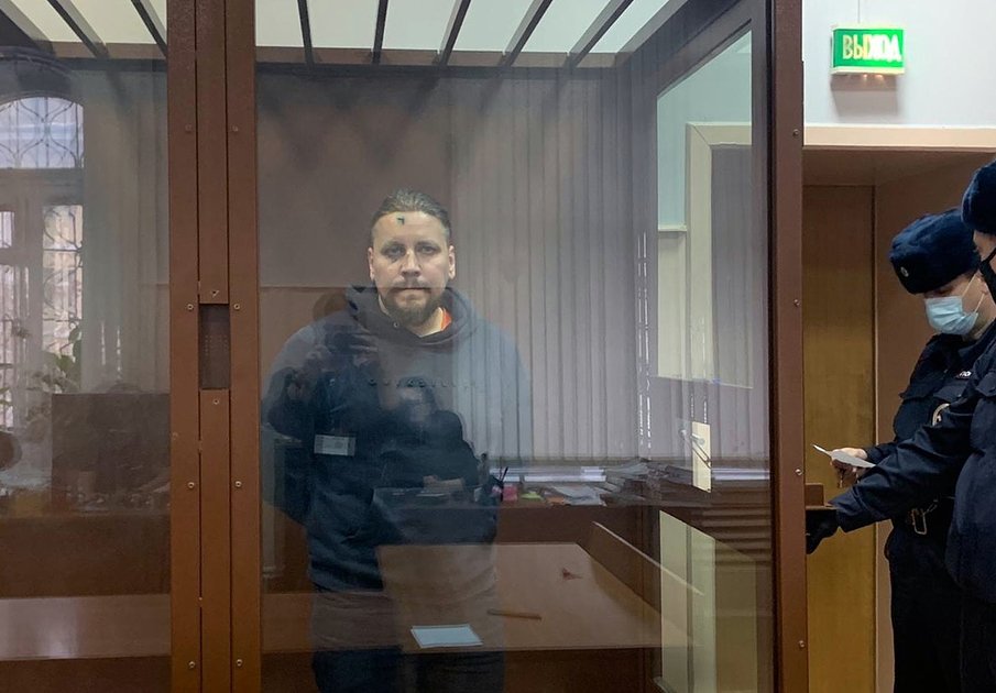 Максим Хотулев, обвиняемый в убийстве на национальной почве, на заседании Басманного суда Москвы. 24 декабря 2020 года