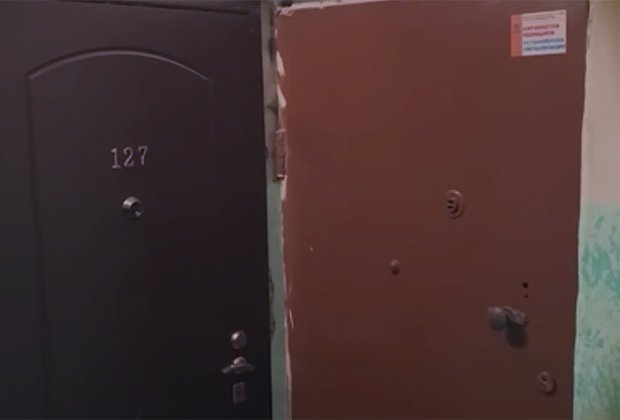 Квартира Михаила Малышева — справа. Кадр: [Long Chik] Неразгаданные Тайны и Истории / YouTube