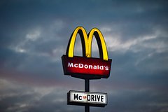McDonald's решил приостановить работу в Казахстане
