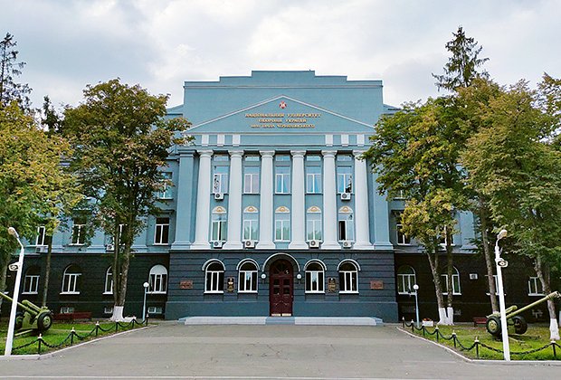 Национальный университет обороны Украины имени Ивана Черняховского. Фото: Марина Дубовчук / Wikimedia