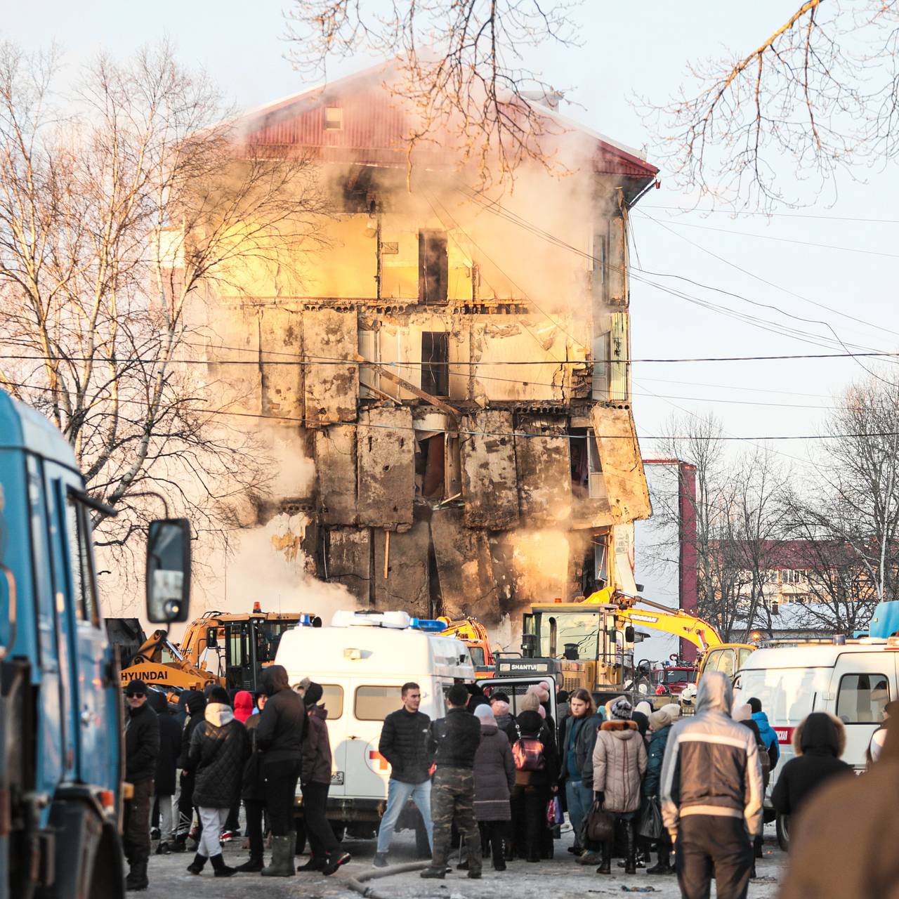 В районе взрыва в жилом доме на Сахалине объявили траур: Происшествия:  Россия: Lenta.ru