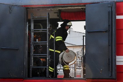 Для тушения пожара в центре Москвы привлекут пожарный поезд и авиацию