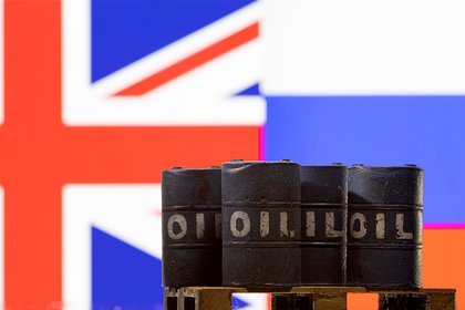Великобританию заподозрили в закупках российской нефти