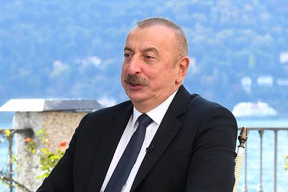 Алиев поговорил с еврочиновником об отношениях Азербайджана и Армении