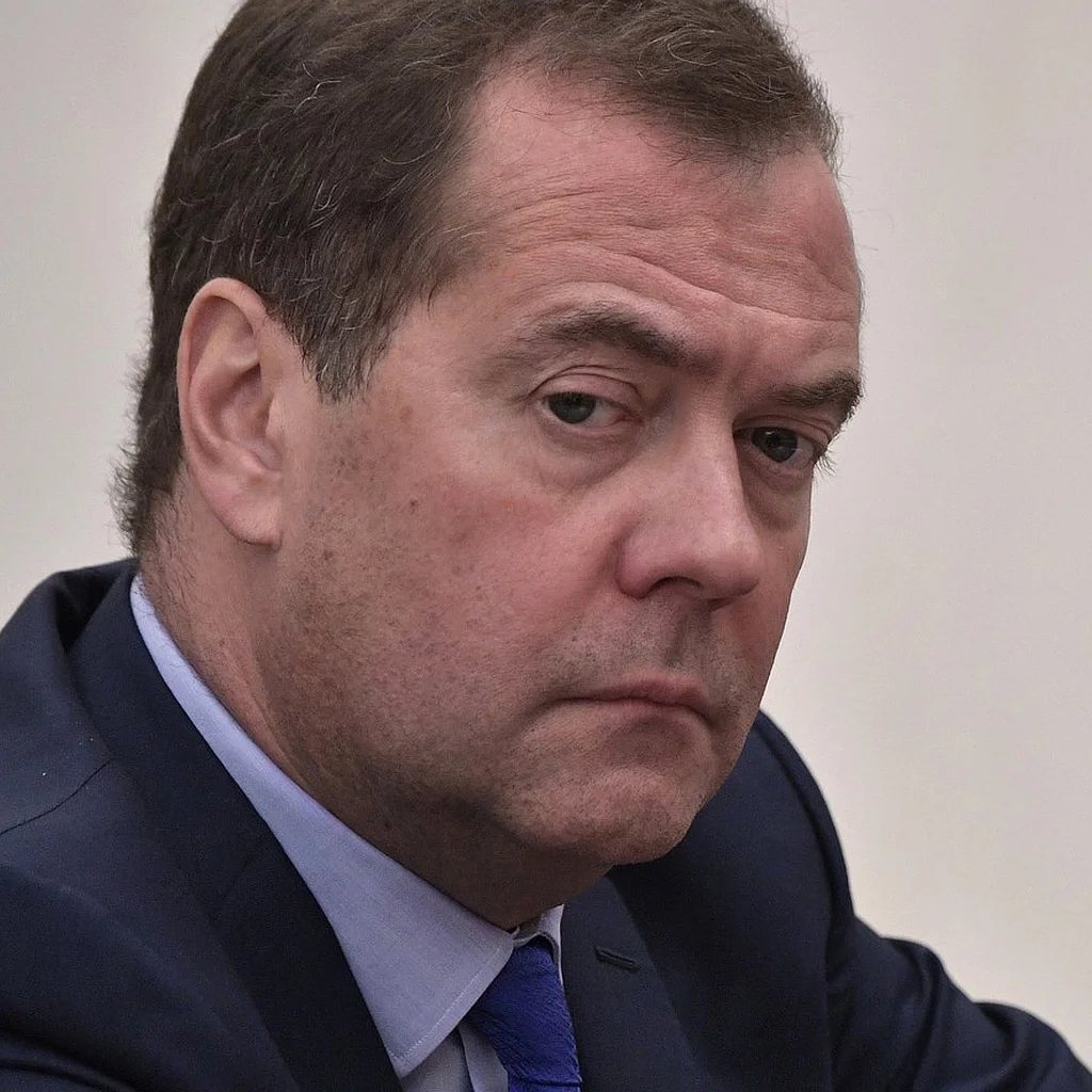 Medvedev Ukrayna hakimiyyətinin Yaltadan “həbsdən çıxaraq” efirə çıxa biləcəyini açıqlayıb.