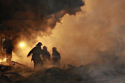 Площадь пожара на резервуарах с дизтопливом в Брянской области выросла