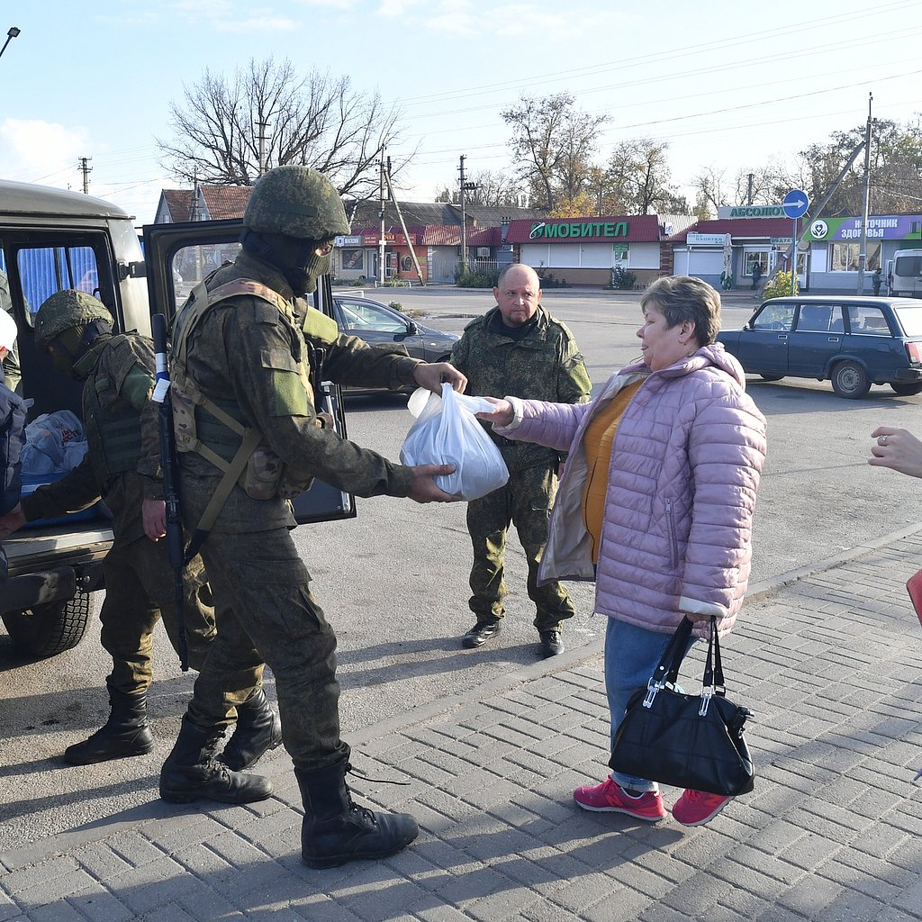 Пункт 48. Точки сбора гуманитарной помощи. Сбор гуманитарной помощи КЦ Лидер. Сбор гуманитарной помощи картинка. Москва помогает.