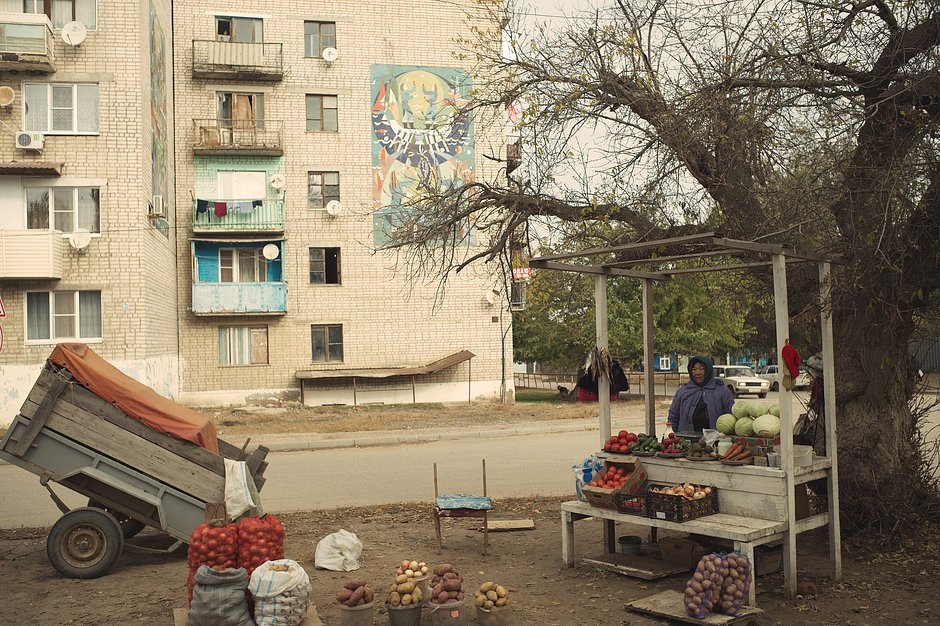Мозаика 1980-х в кавказском стиле на улицах Оранжерей — по словам жителей, делали ее художники из Грузии