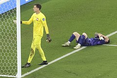 Wojciech Szczesny and Lionel Messi 