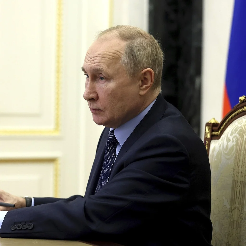 HRC Putinlə görüşün tarixini təyin edib