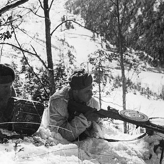 Советский пулеметный расчет в засаде в районе Малоярославца, 1 января 1942 года