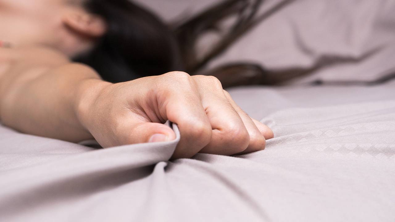 Оргазм во сне: норм или нет?