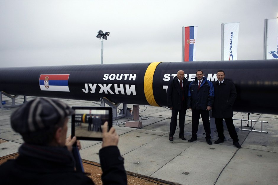 Первый участок газопровода «Южный поток» в городе Сайкас, в 80 километрах к северу от Белграда. Сербия, 24 ноября 2013 года