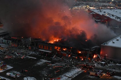 В МЧС назвали число привлеченных к тушению пожара в ТЦ «Мега Химки» спасателей