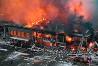 В ТЦ «Мега Химки» произошел взрыв и пожар. Гипермаркет OBI выгорел почти дотла, есть жертвы