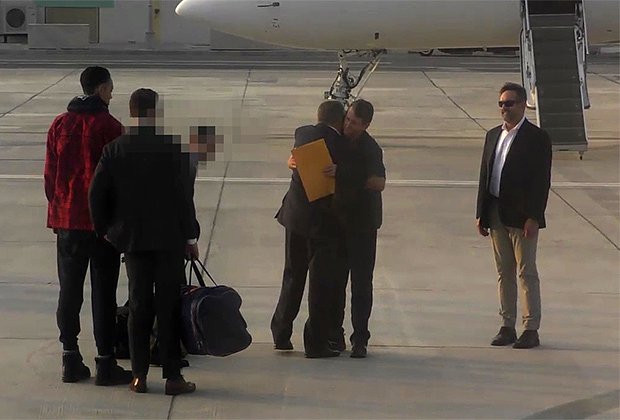 Обмен Бриттни Грайнер на Виктора Бута в аэропорту Абу-Даби